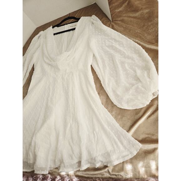 Selfie Leslie Dresses & Skirts - Selfie Leslie Hand In Mine Indie Mini Dress L Boho Ruffle Sleeve White Mint Casu